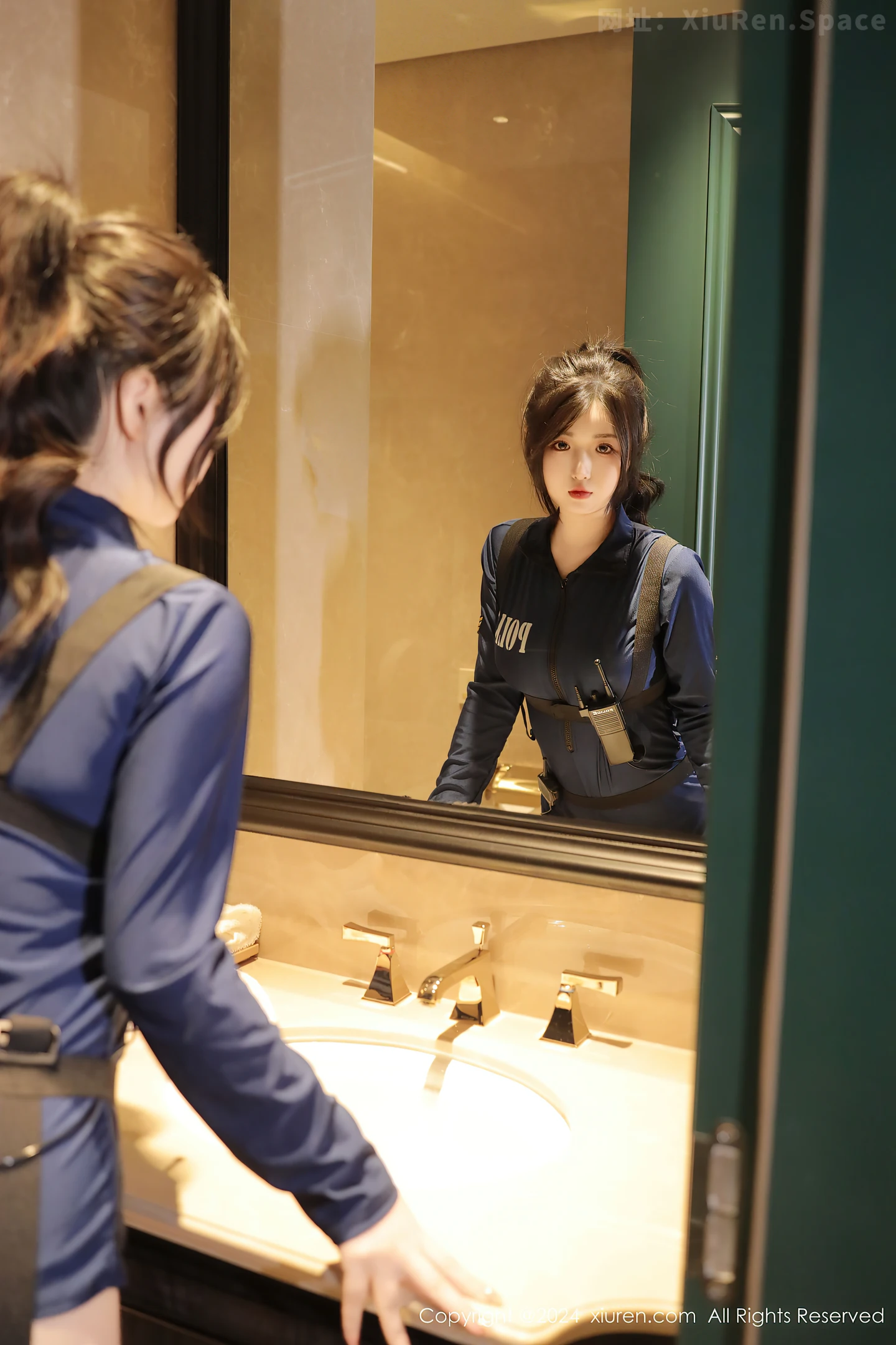 图片[5]-[XiuRen秀人网] VOL.9326 模特陈小花卫生间性感Cosplay装扮黑色服饰秀曼妙身姿诱惑写真78P-秀人网官方网站